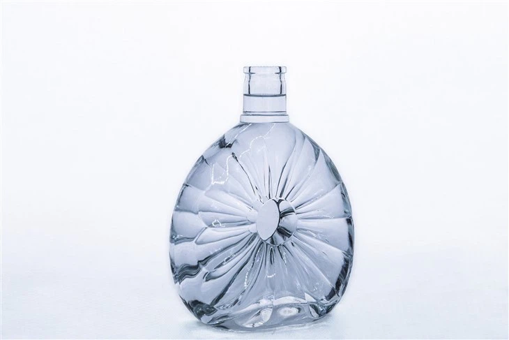 Round Mouth 700ml Vodka Bottle